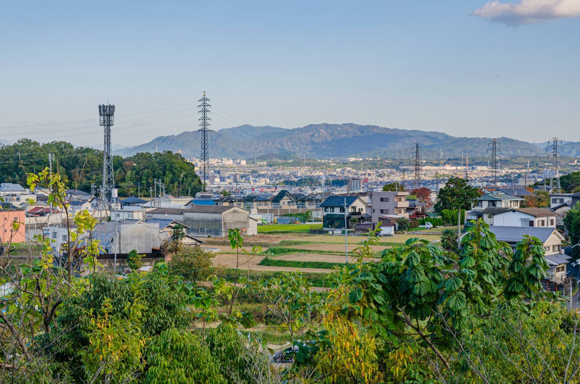 大津市の広い土地をイメージさせる写真